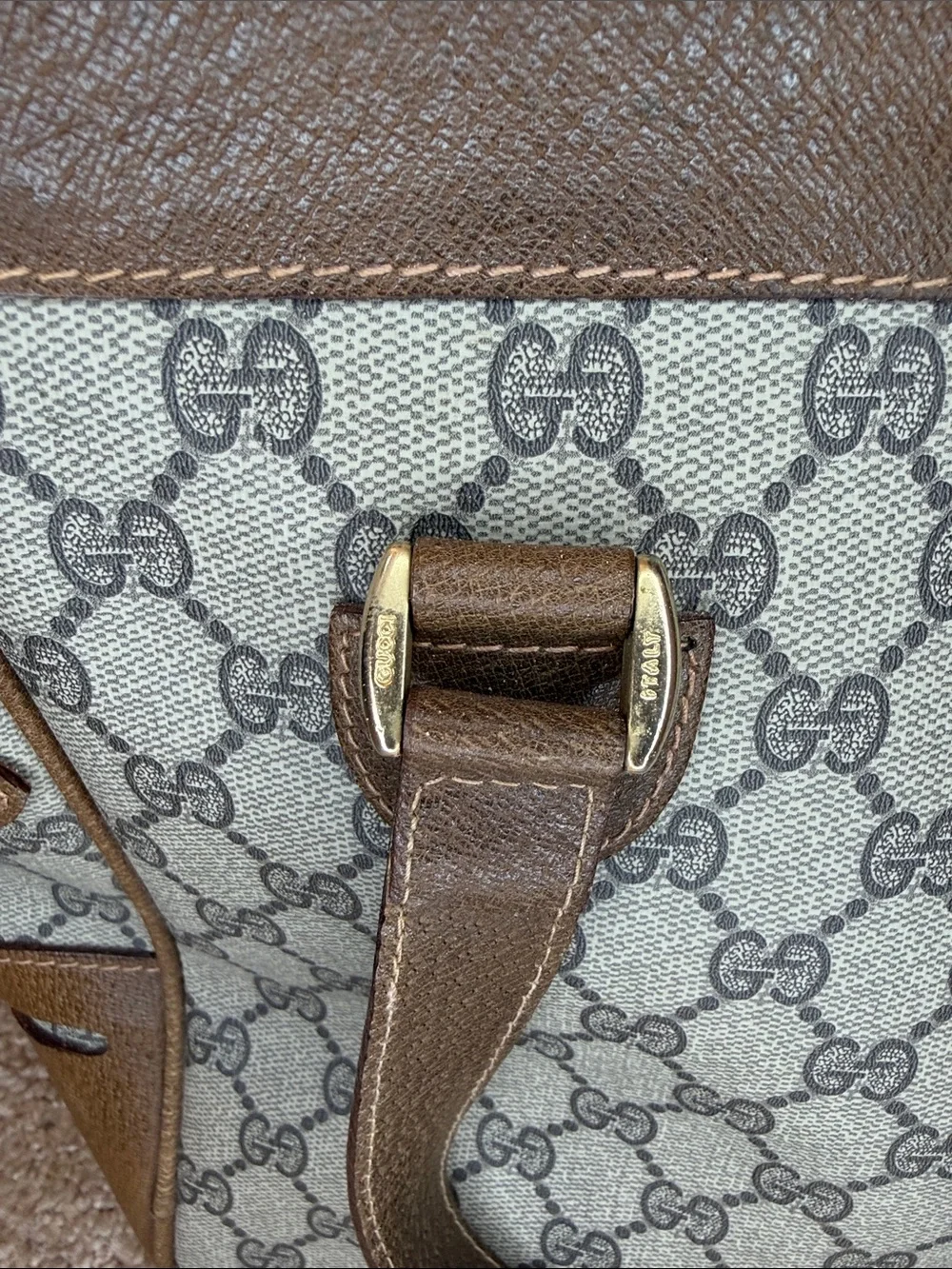 Vintage Gucci Beige Monogram Shoulder Bag with Brown Leather Trim - Picture 3 of 15